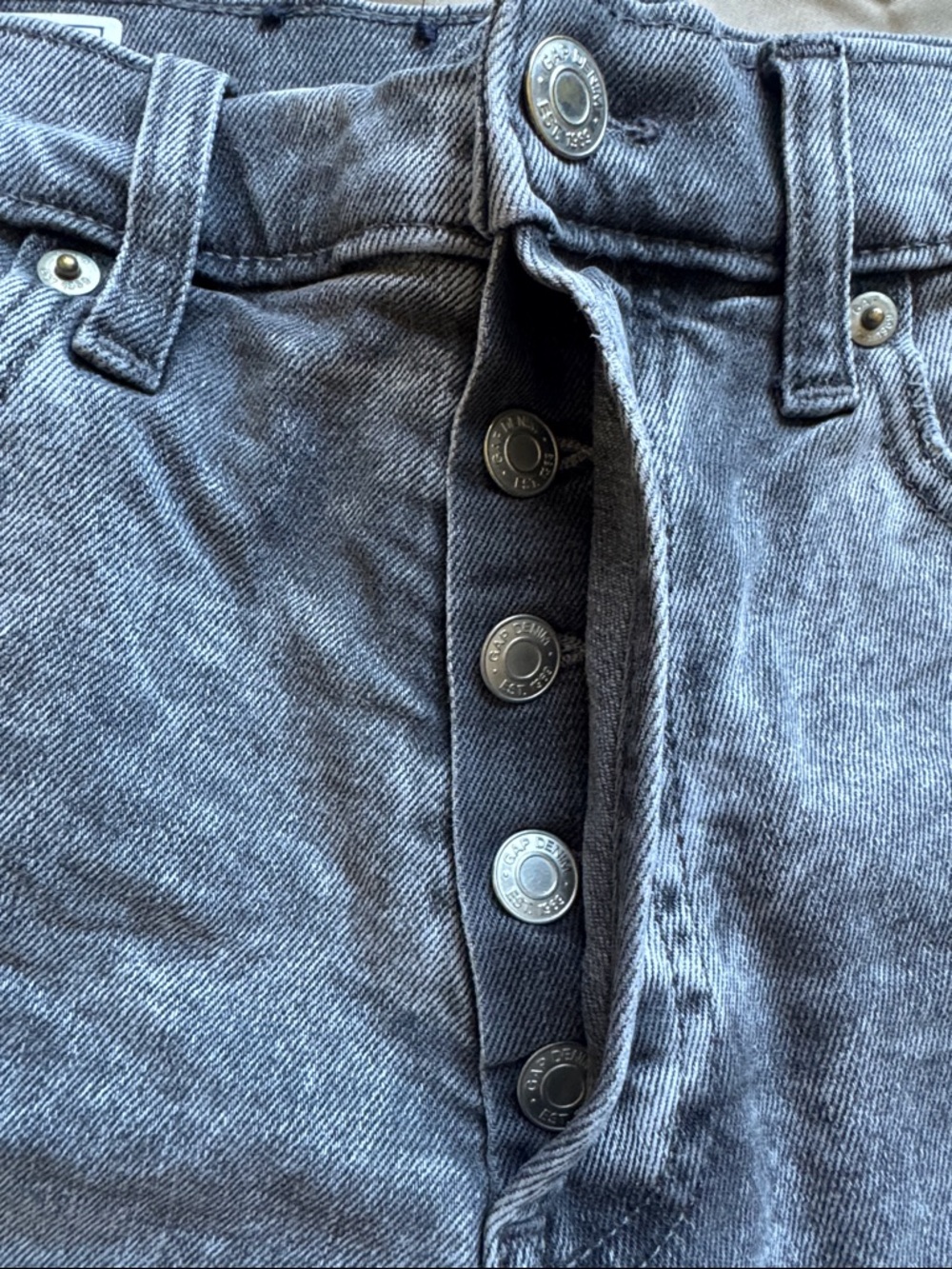 Women’s Gap Cheeky Short High Rise size 8 R Grey Acid Wash - Picture 9 of 9